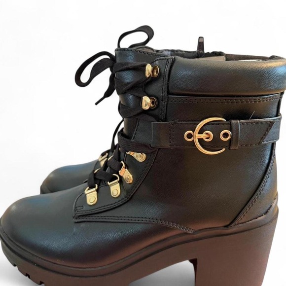 Shoes - Bikercore alternative festival Indie Vanguard Goth core Wild Pair Lug Sole Boot